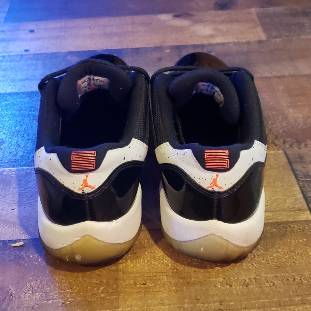 Air Jordan Retro Low Top Sneaker - Picture 4 of 5